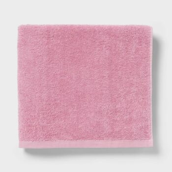 Room Essentials Everyday Bath Towel, Large - Light Pink